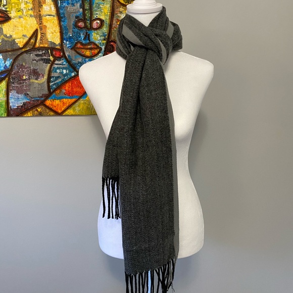 Scarf. - Picture 3 of 6